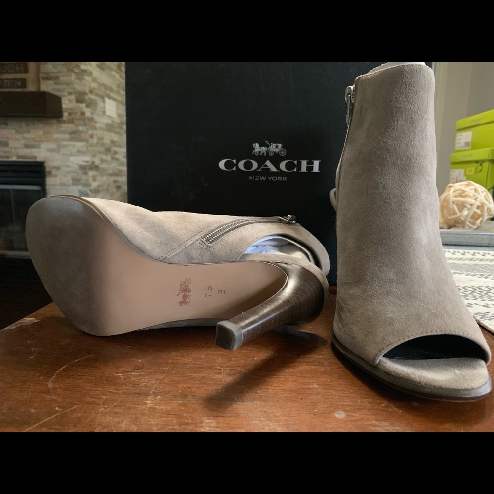 Coach grey lamb skin heels - Picture 3 of 6